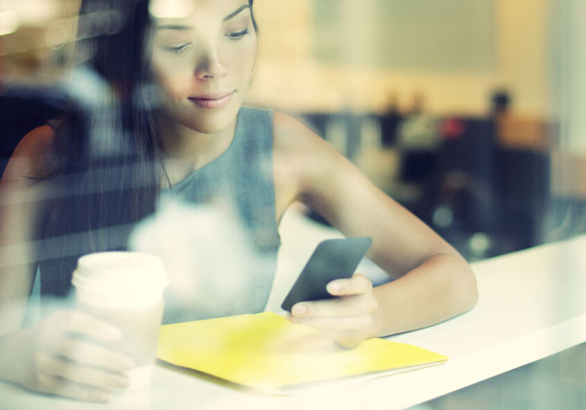 Kanta-asiakasohjelman mobiilikortti on johtamisen työväline. Mobiilikanta-asiakasohjelman avulla ravintolan myynti ja markkinointitiimit tekevät yhteistyötä ravintolaketjun myynnin kasvattamiseksi.